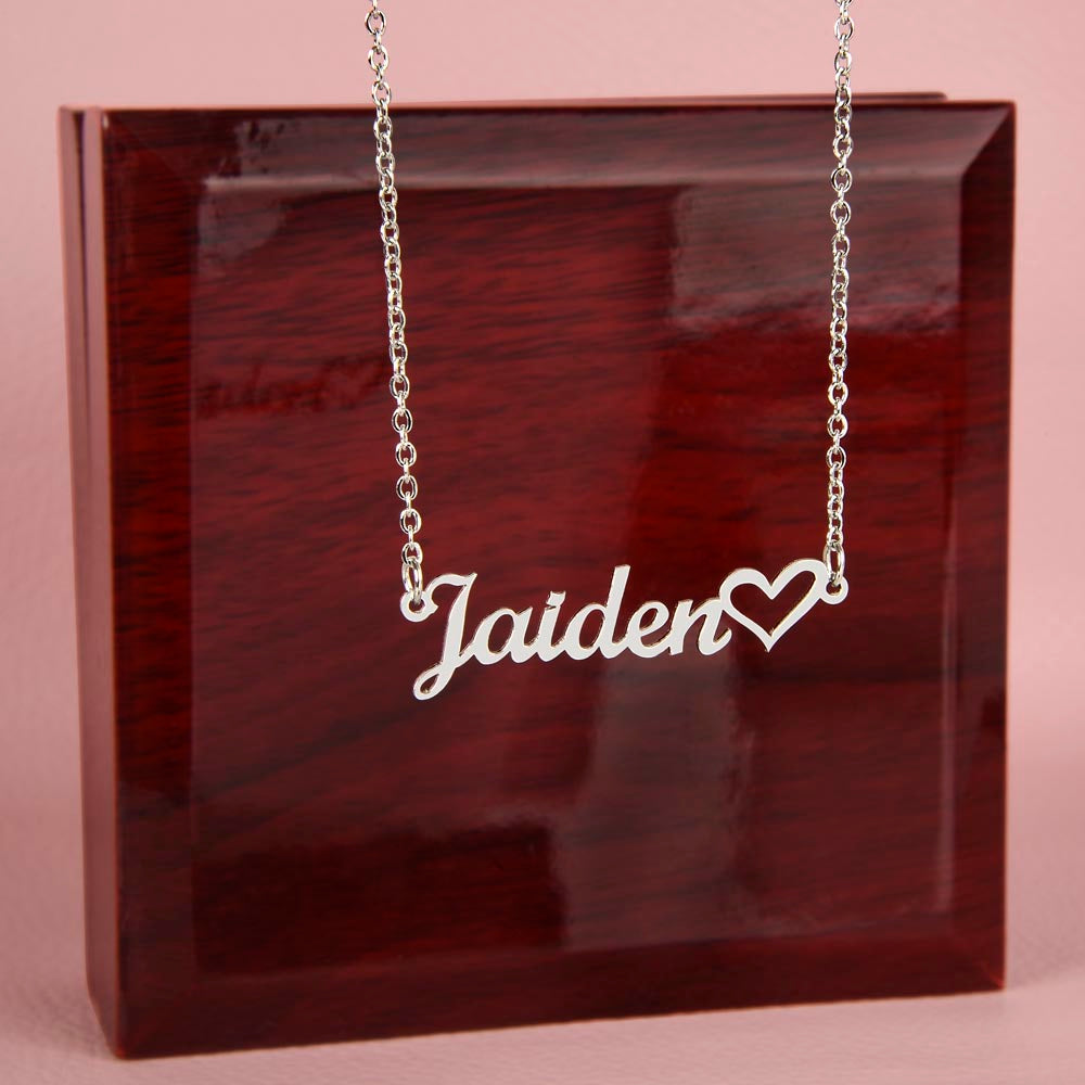 Collar con Nombre y Corazón